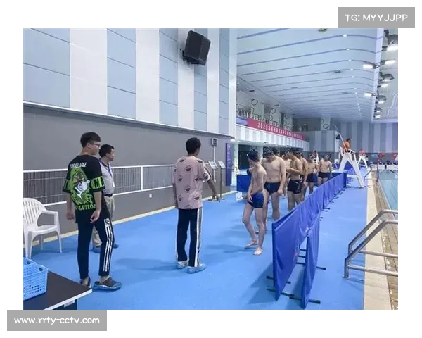 游泳世界纪录保持者开设大师课，重点讲解转身技巧