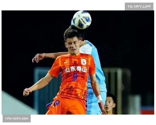 成都蓉城热身赛3-1战胜青岛西海岸，拜合拉木上下半场各入一球